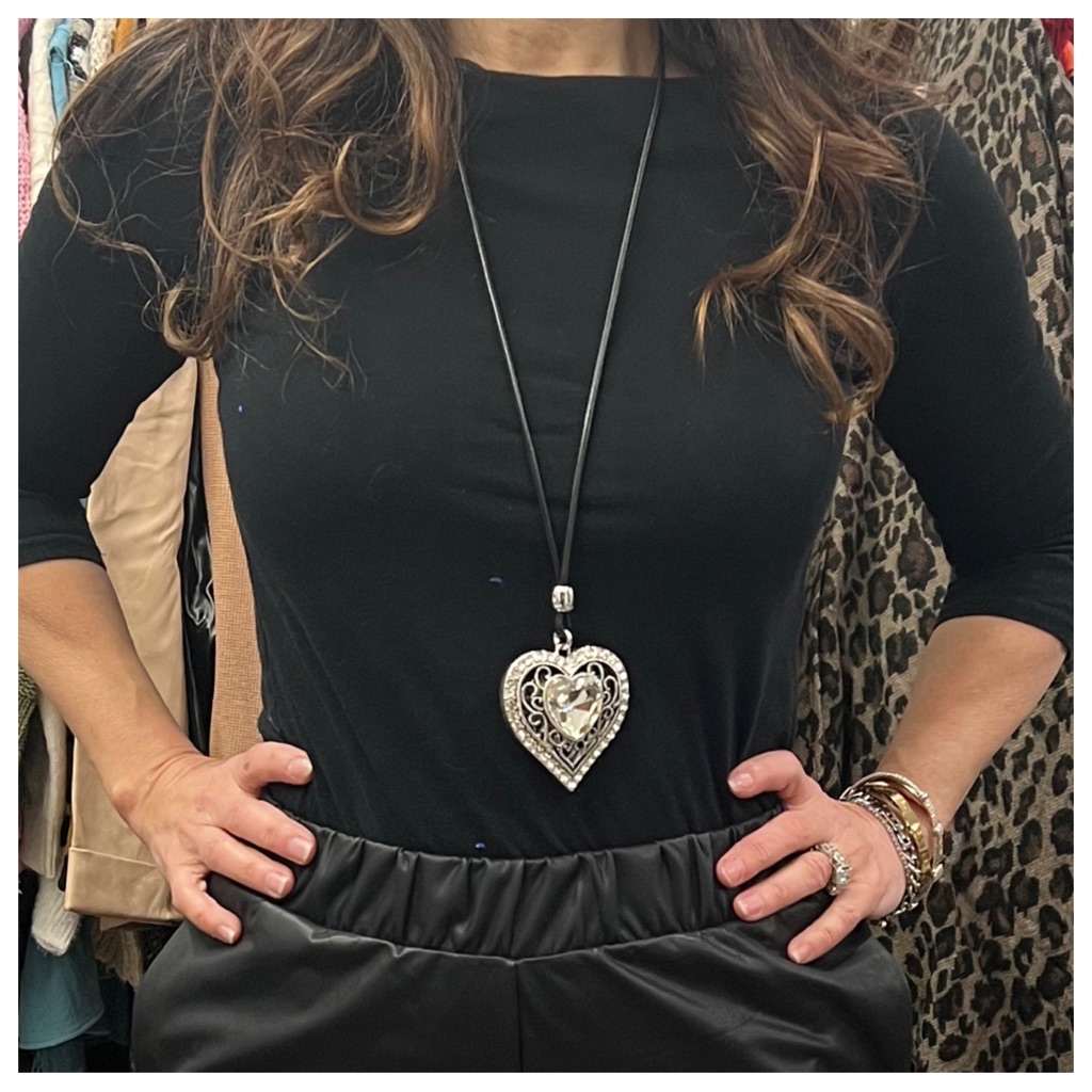 - Parisblack Leather Chain Heart Necklace